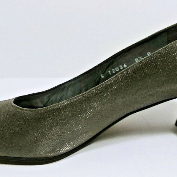 Stuart Weitzman Pewter Silver Satin Shimmer Heels - Picture 4 of 8